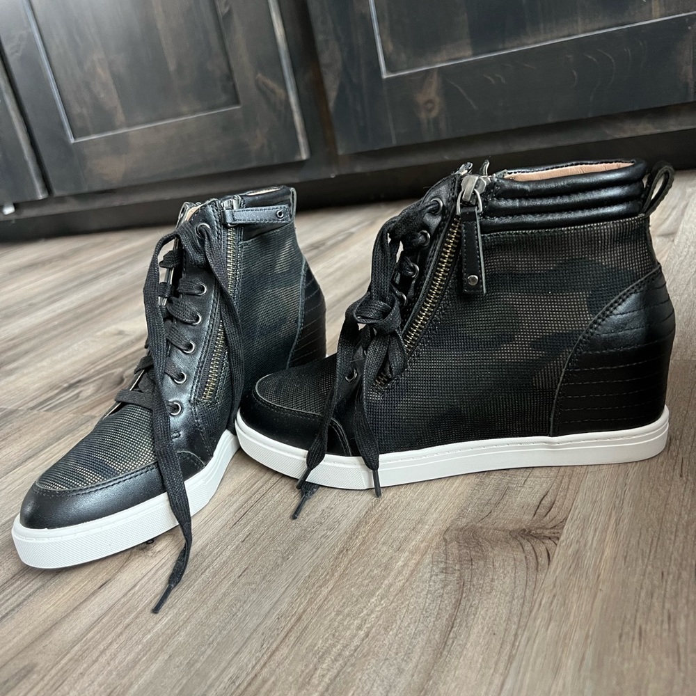 L.Paolo wedge sneakers